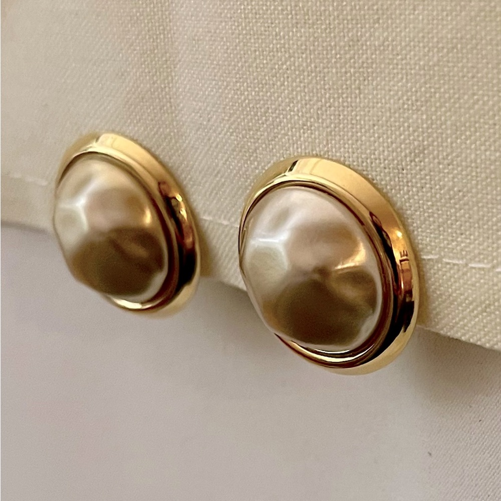 Vintage Napier Pearl Screw Back Earrings